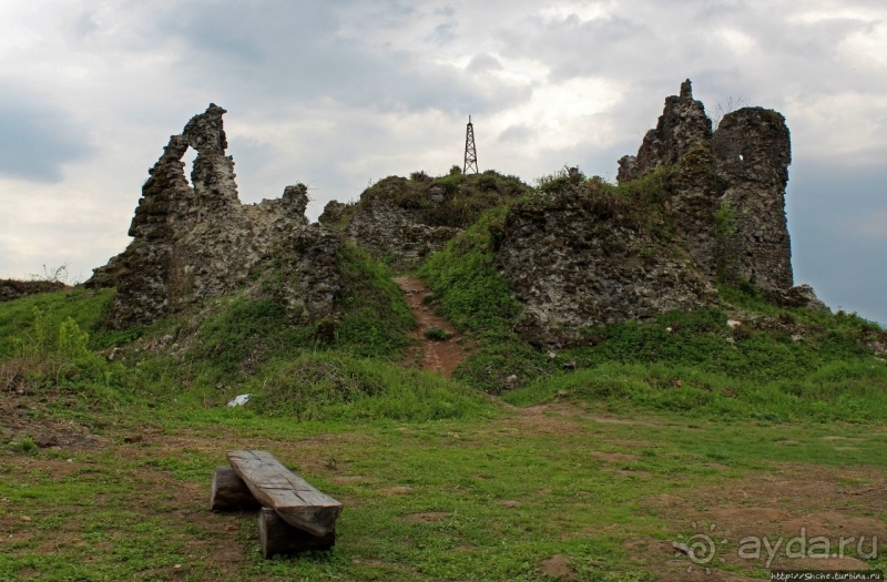 Хуст: замок на горе стоит, надо замок посетить