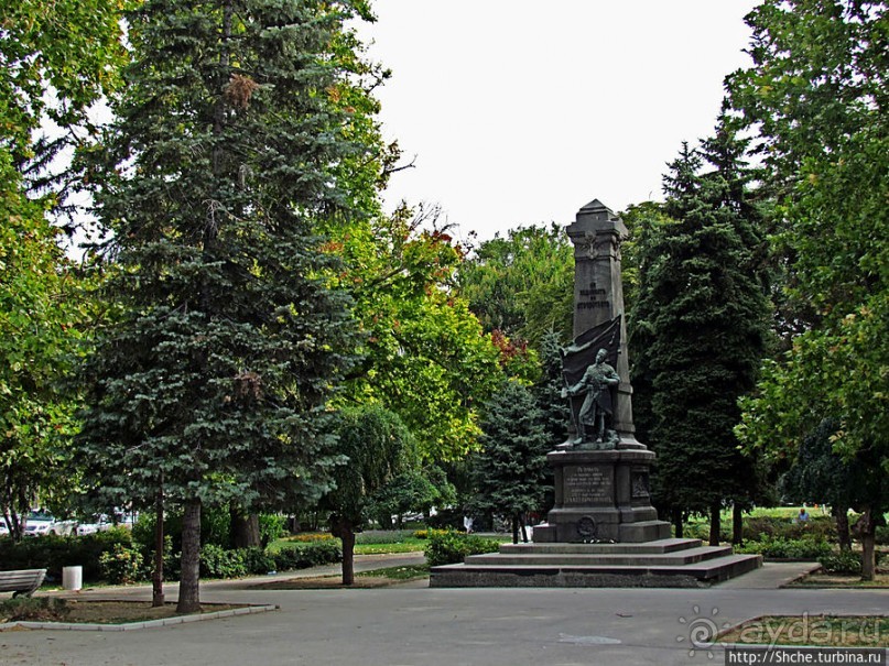 Дворцовая площадь "Княз Александър Батенберг" в Русе