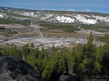 Смотровая площадка и гейзер-одиночка (район "Old faithful")
