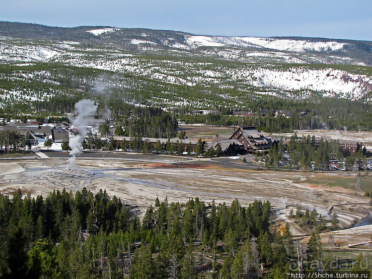 Смотровая площадка и гейзер-одиночка (район "Old faithful")