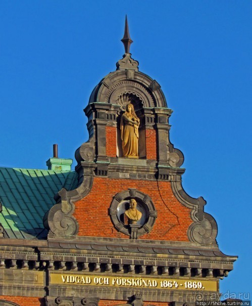 Большая площадь Мальме ( Stortorget ) и городская ратуша