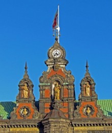 Большая площадь Мальме ( Stortorget ) и городская ратуша