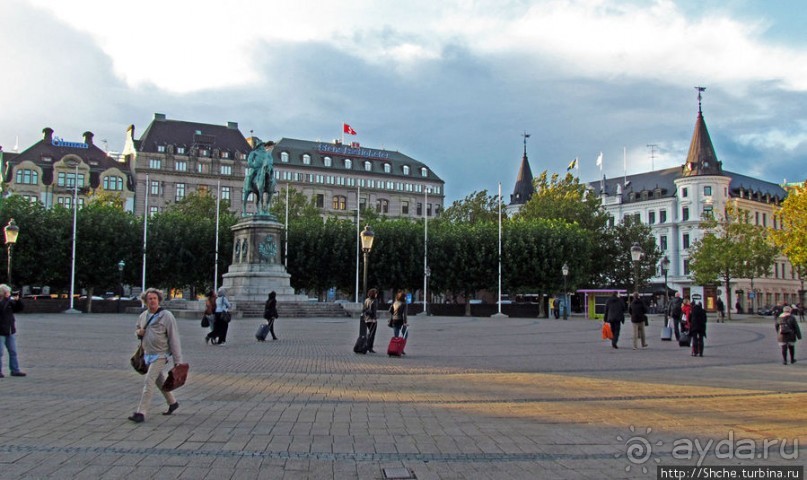 Большая площадь Мальме ( Stortorget ) и городская ратуша