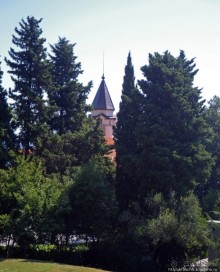 Medveja — уютный уединенный залив с автокемпингом-отелем