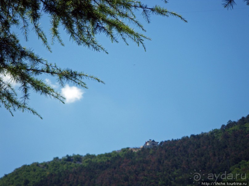 Medveja — уютный уединенный залив с автокемпингом-отелем