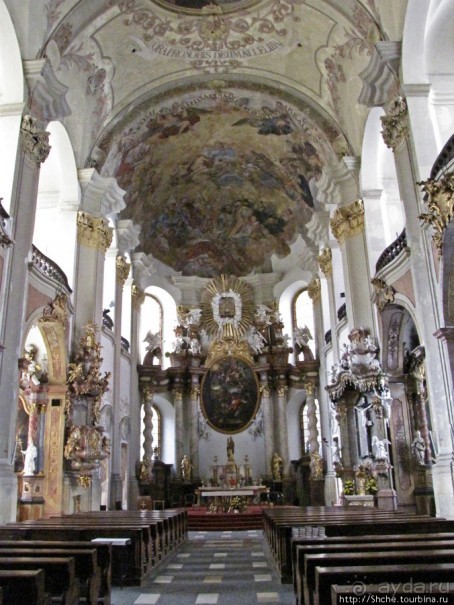 Костел Девы Марии Снежной (Kostel Panny Marie Snezne), 18 в.