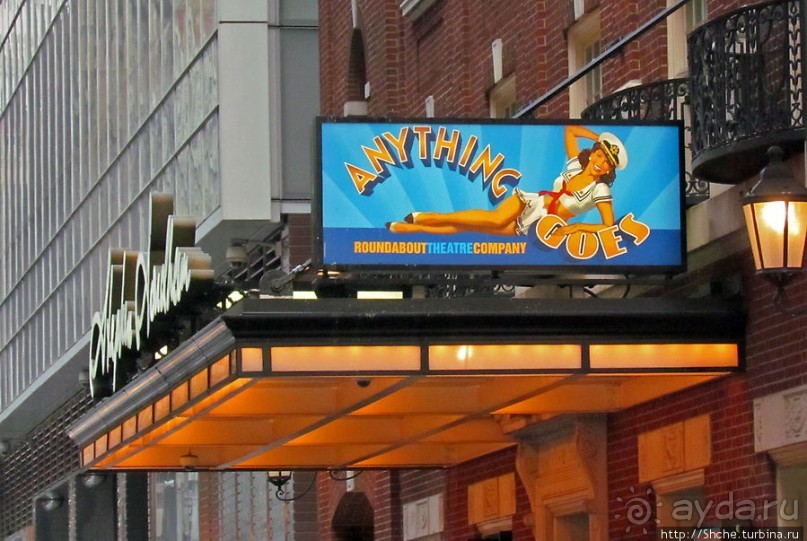 Возрожденный классический бродвейский мюзикл "Anything Goes"