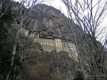 Панагия Сумела — гнездышко духовности на склоне меловой горы