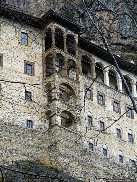 Панагия Сумела — гнездышко духовности на склоне меловой горы