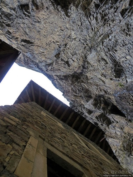 Панагия Сумела — гнездышко духовности на склоне меловой горы Панагия Сумела — гнездышко духовности на склоне меловой горы