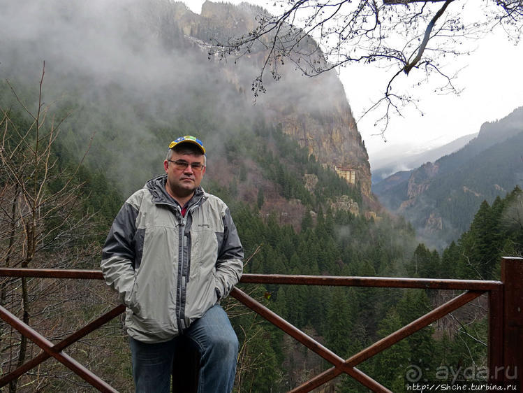 Панагия Сумела — гнездышко духовности на склоне меловой горы Панагия Сумела — гнездышко духовности на склоне меловой горы