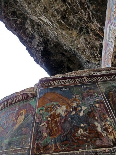 Панагия Сумела — гнездышко духовности на склоне меловой горы