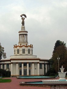 "Парк Советского периода" — Экспоцентр Украины (ВДНХ)