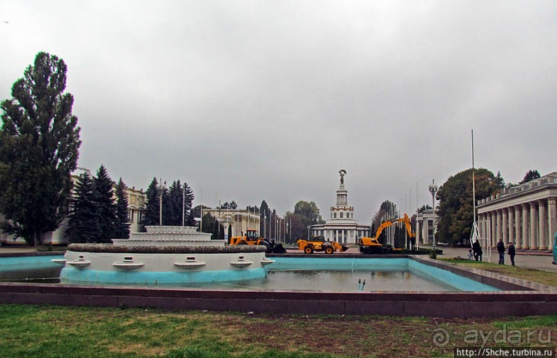 "Парк Советского периода" — Экспоцентр Украины (ВДНХ)