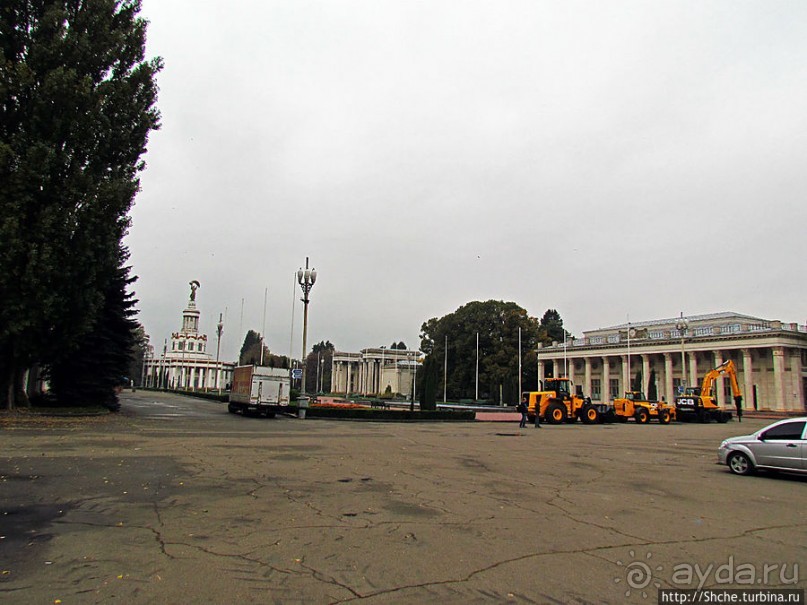 "Парк Советского периода" — Экспоцентр Украины (ВДНХ)