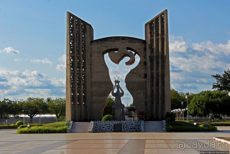 Площадь Независимости в Ломе — мой небольшой эксклюзивчик