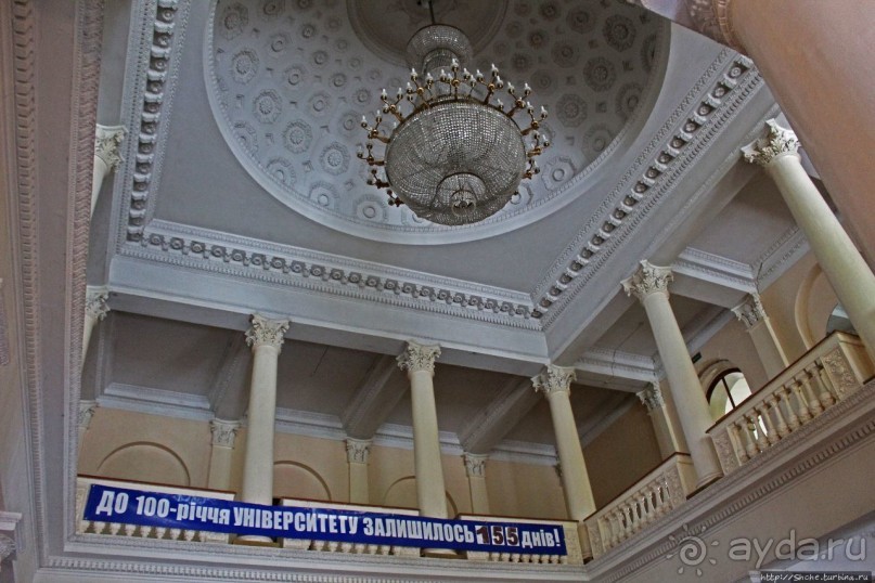 Потемкинский дворец, одно из старейших зданий Екатеринослава