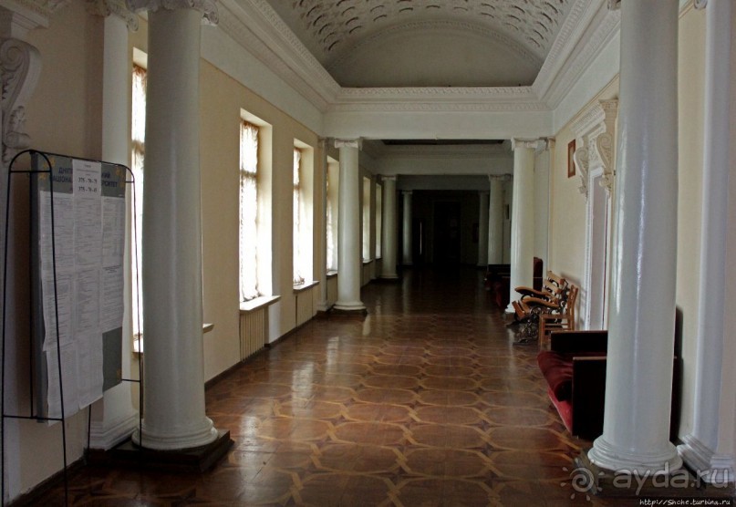 Потемкинский дворец, одно из старейших зданий Екатеринослава