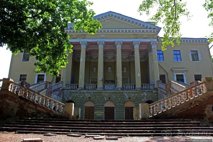 Потемкинский дворец, одно из старейших зданий Екатеринослава