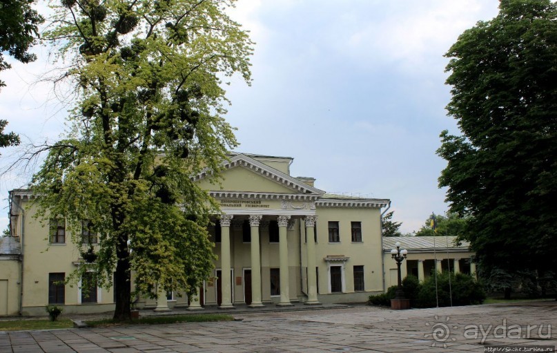 Потемкинский дворец, одно из старейших зданий Екатеринослава