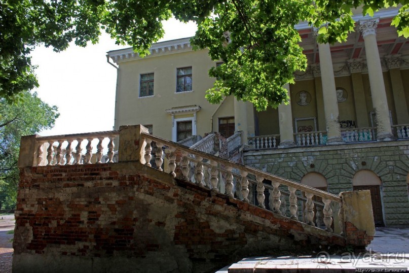 Потемкинский дворец, одно из старейших зданий Екатеринослава