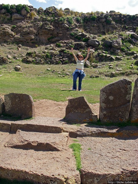 Вершина "треугольника силы инков" на берегах Лагуна Умайо