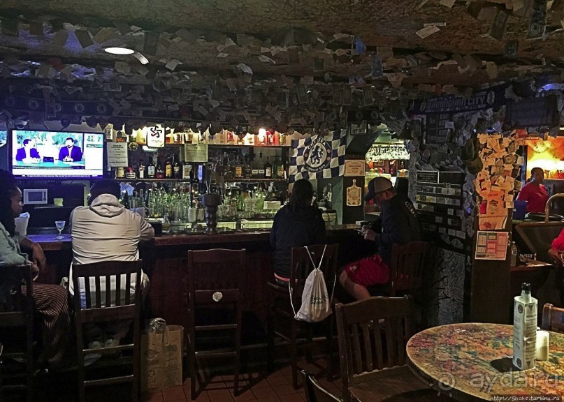 Типичный британский паб-ресторан на Бермудах