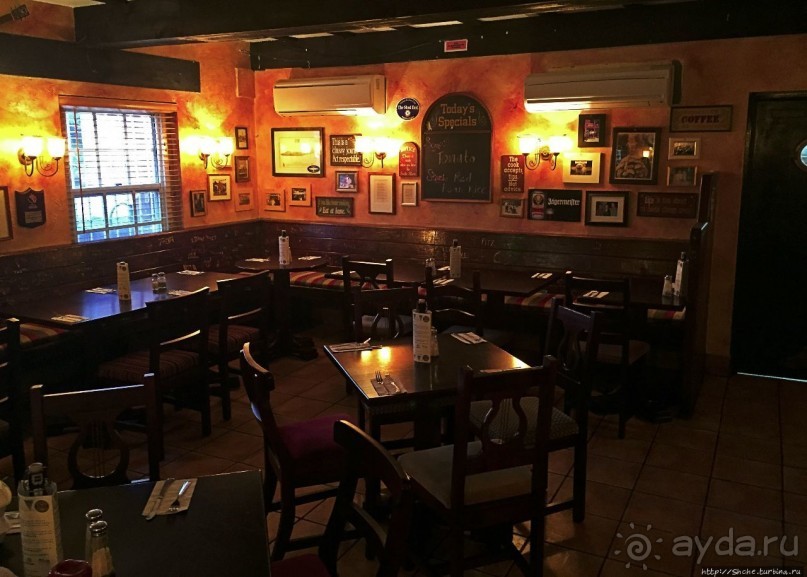 Типичный британский паб-ресторан на Бермудах