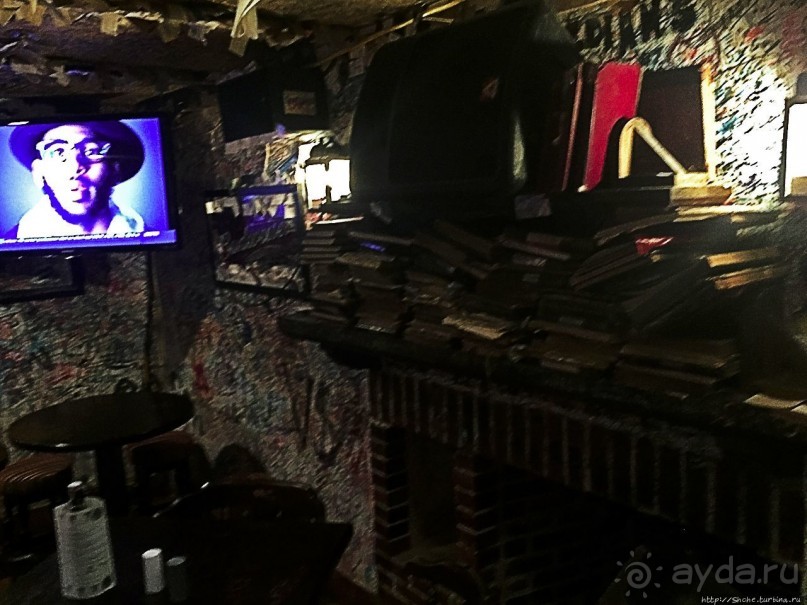 Типичный британский паб-ресторан на Бермудах