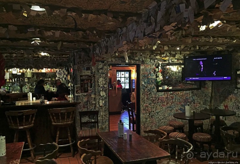 Типичный британский паб-ресторан на Бермудах