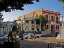 Plaza Las Delicias — две площади и муниципальный парк. 3 в 1