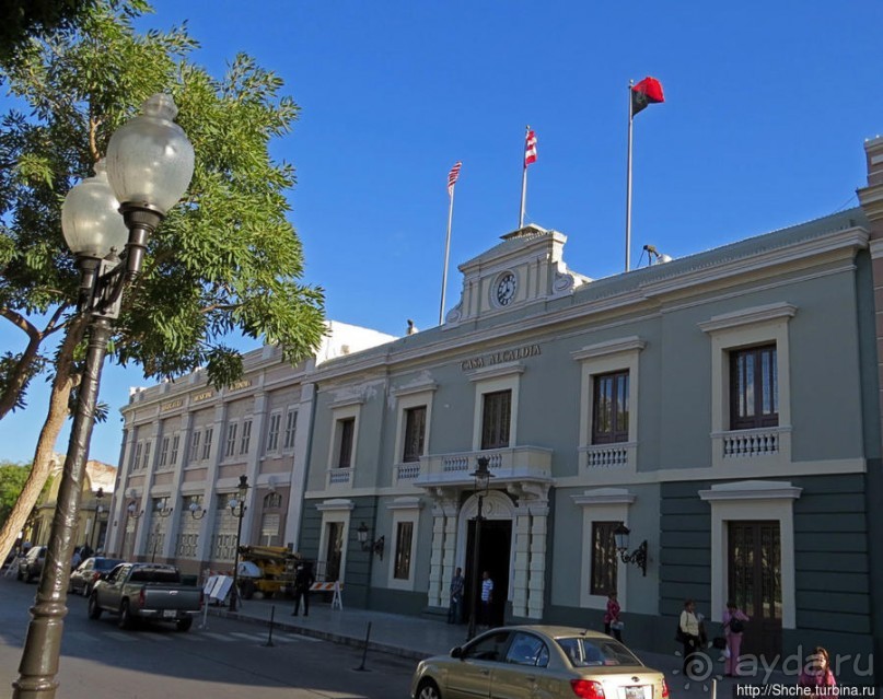 Plaza Las Delicias — две площади и муниципальный парк. 3 в 1