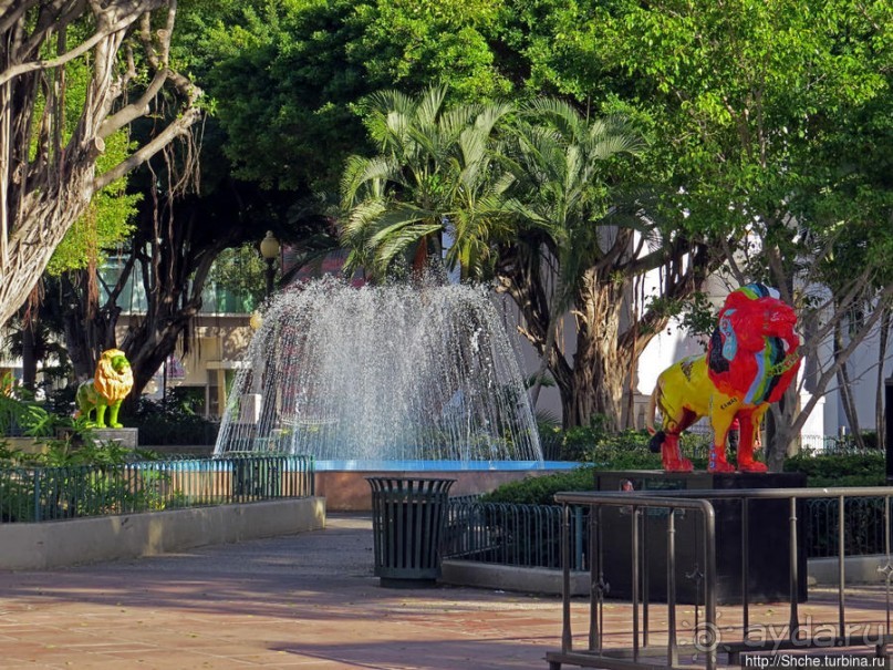 Plaza Las Delicias — две площади и муниципальный парк. 3 в 1