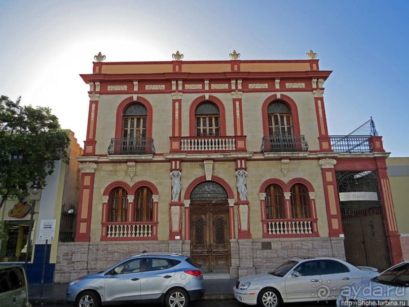 Plaza Las Delicias — две площади и муниципальный парк. 3 в 1