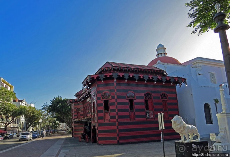 Plaza Las Delicias — две площади и муниципальный парк. 3 в 1