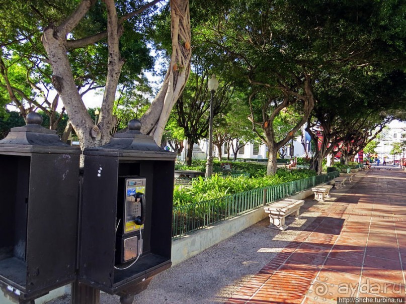 Plaza Las Delicias — две площади и муниципальный парк. 3 в 1