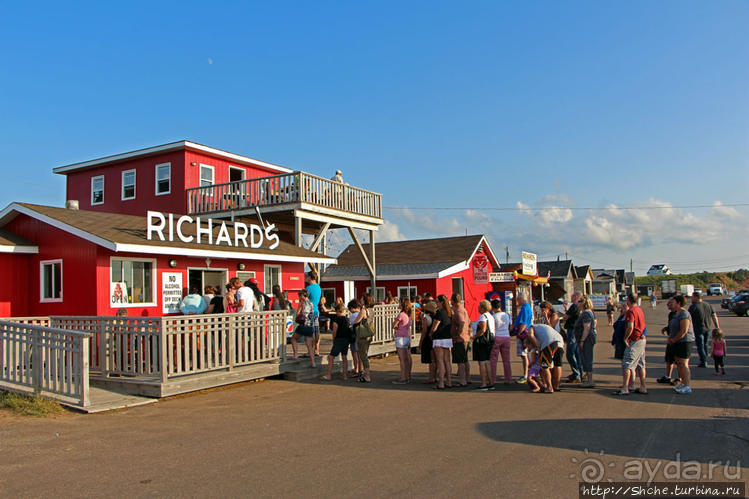Стенхоуп — еще одна популярная деревенька с seefood-бистро Стенхоуп — еще одна популярная деревенька с seefood-бистро