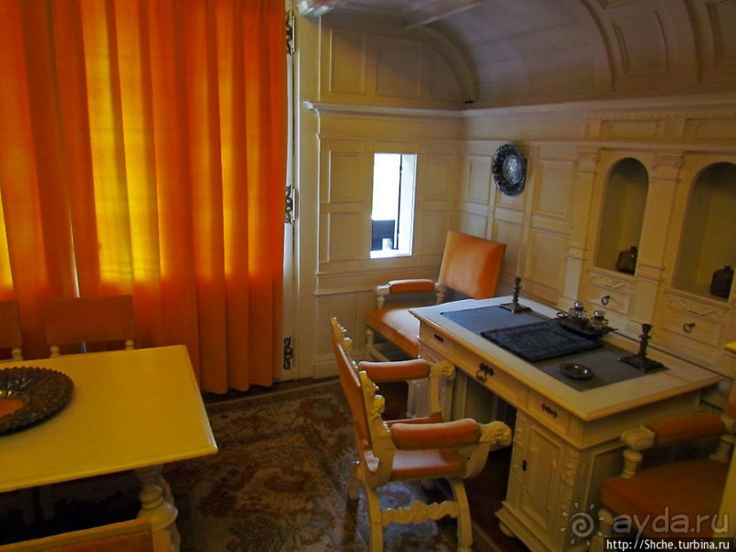 Королевский дворец Пелеш. Третий этаж — этаж детей и богемы