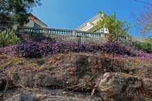 Альбом отзыва "Старейшая крепость Макао, поглощенная городом и растениями"