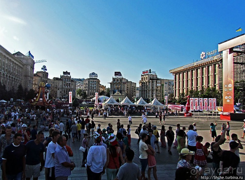 Не привычные картинки знакомого места. Центр Киева на ЕВРО