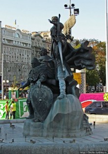 Не привычные картинки знакомого места. Центр Киева на ЕВРО