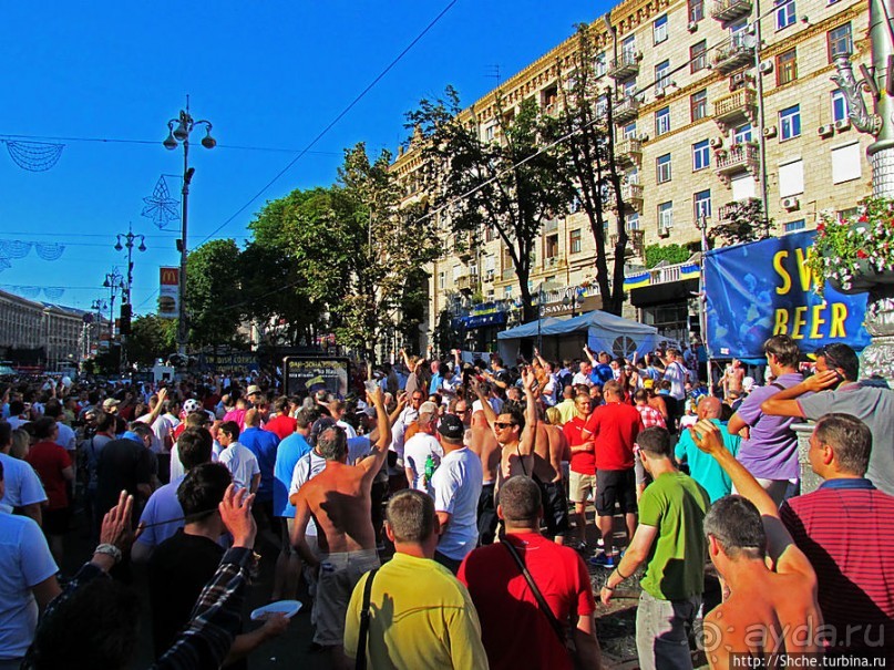 Не привычные картинки знакомого места. Центр Киева на ЕВРО