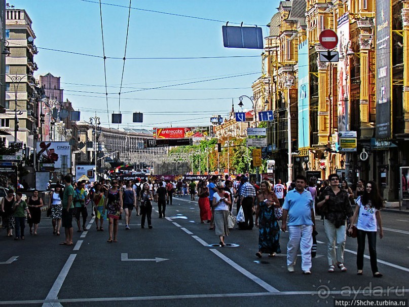 Не привычные картинки знакомого места. Центр Киева на ЕВРО