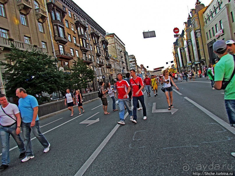 Не привычные картинки знакомого места. Центр Киева на ЕВРО