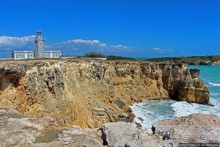 Исторический маяк на мысе Кабо Рохо