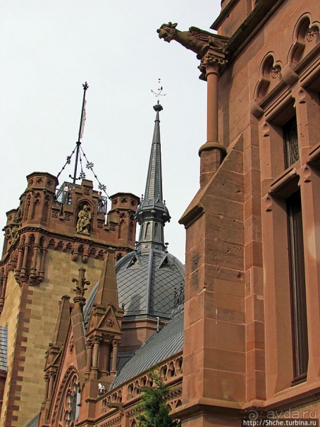 Причудливые водостоки замка Драхенсбург