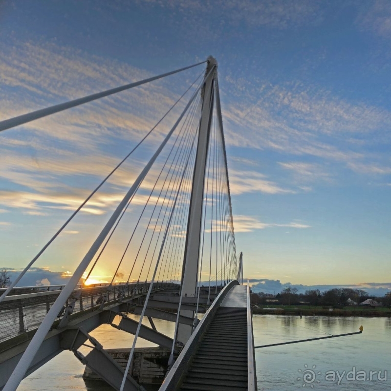 Passerelle Deux Rives — мост, как символ объединенной Европы