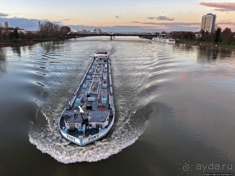 Passerelle Deux Rives — мост, как символ объединенной Европы