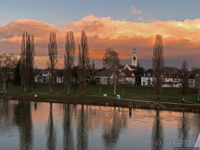 Passerelle Deux Rives — мост, как символ объединенной Европы
