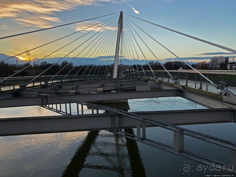 Passerelle Deux Rives — мост, как символ объединенной Европы